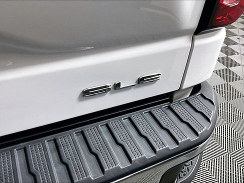 Used 2024 GMC Sierra 1500 SLE AWD/4WD image 24