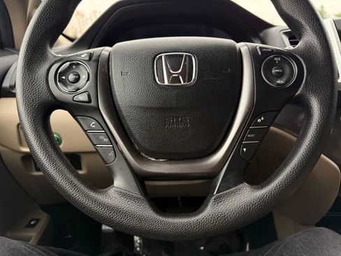 Used 2017 Honda Pilot EX image 11