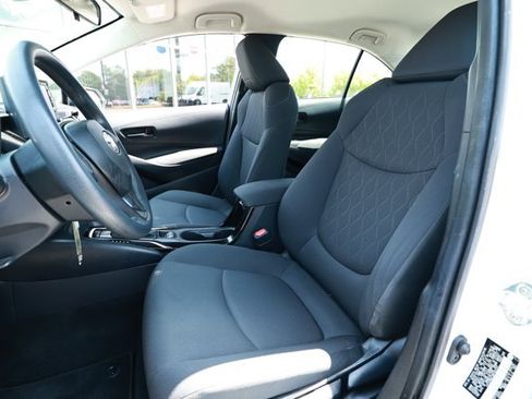Used 2022 Toyota Corolla LE FWD image 22