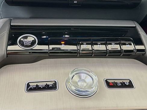 New 2025 Lincoln Navigator Reserve w/ Jet Appearance Package AWD/4WD image 17