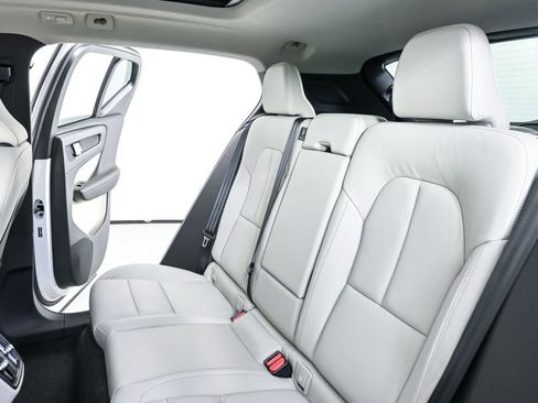 New 2026 Volvo XC40 B5 Plus w/ Protection Package Premier AWD/4WD image 20