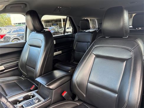 Used 2022 Ford Explorer XLT w/ Equipment Group 202A image 21