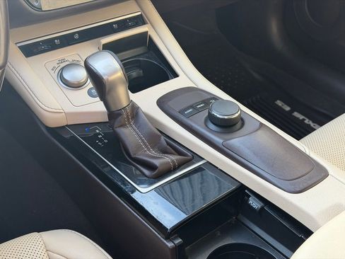 Used 2017 Lexus ES 350 w/ Premium Package image 16