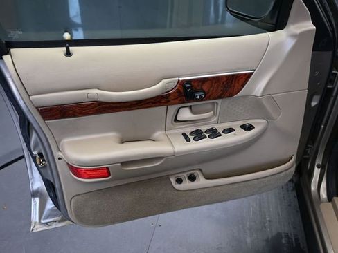 Used 2002 Mercury Grand Marquis GS image 16
