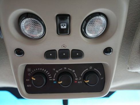 Used 2005 GMC Yukon XL 2500 SLT w/ SLT Preferred Equipment Group image 28