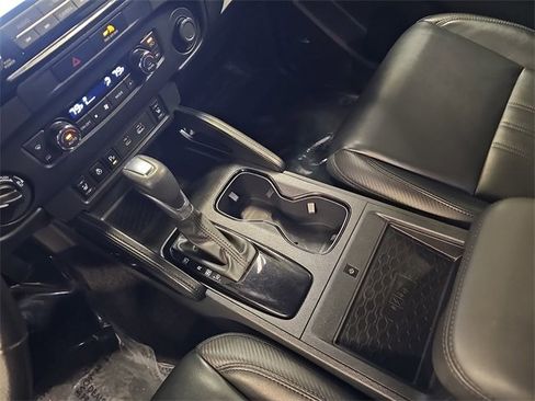 Used 2022 Nissan Frontier PRO-4X w/ Pro-4X Premium Package image 24