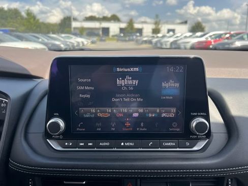 Used 2021 Nissan Rogue S FWD image 22