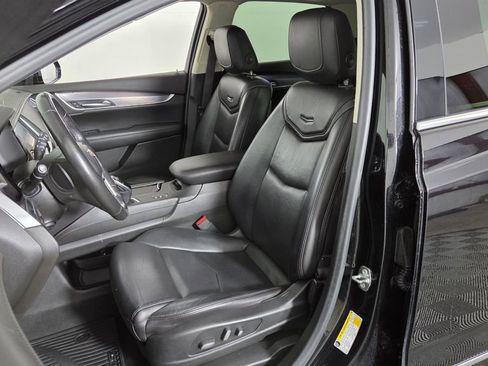 Used 2018 Cadillac XT5 Luxury w/ Driver Awareness Package image 17