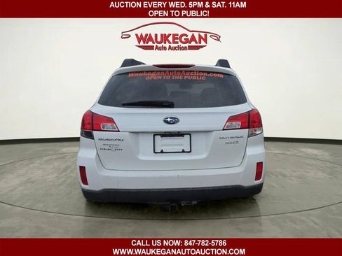 Used 2014 Subaru Outback 2.5i Premium AWD/4WD image 6