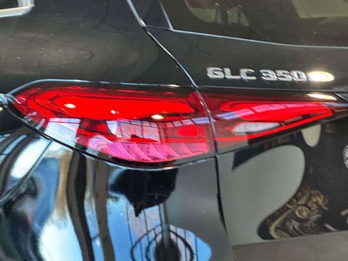 Used 2025 Mercedes-Benz GLC 350e 4MATIC image 7