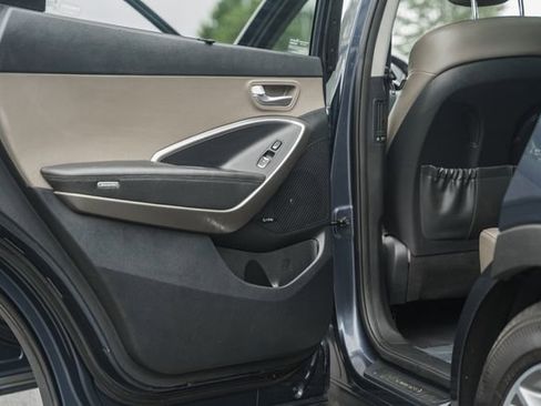 Used 2017 Hyundai Santa Fe Limited FWD image 39