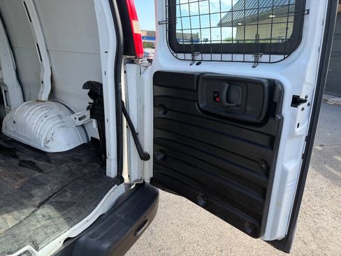 Used 2013 Chevrolet Express 2500 RWD image 30
