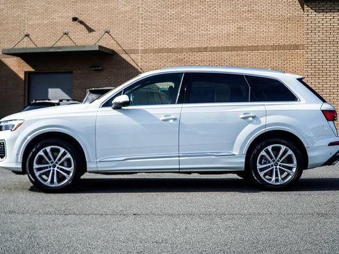 Used 2025 Audi Q7 3.0T Premium Plus AWD/4WD image 9