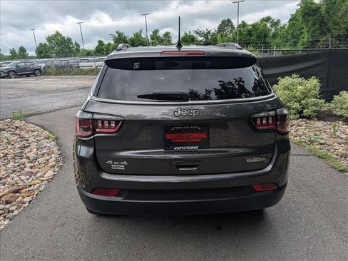 Used 2022 Jeep Compass Latitude AWD/4WD image 4