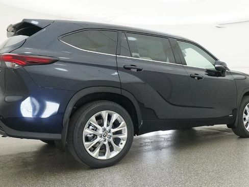 New 2026 Toyota Highlander Limited image 17