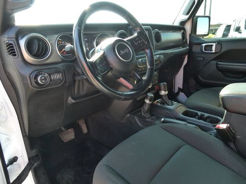 Used 2021 Jeep Gladiator Sport AWD/4WD image 23