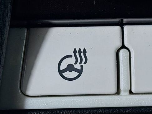 Used 2018 Toyota Prius Prime Advanced image 34