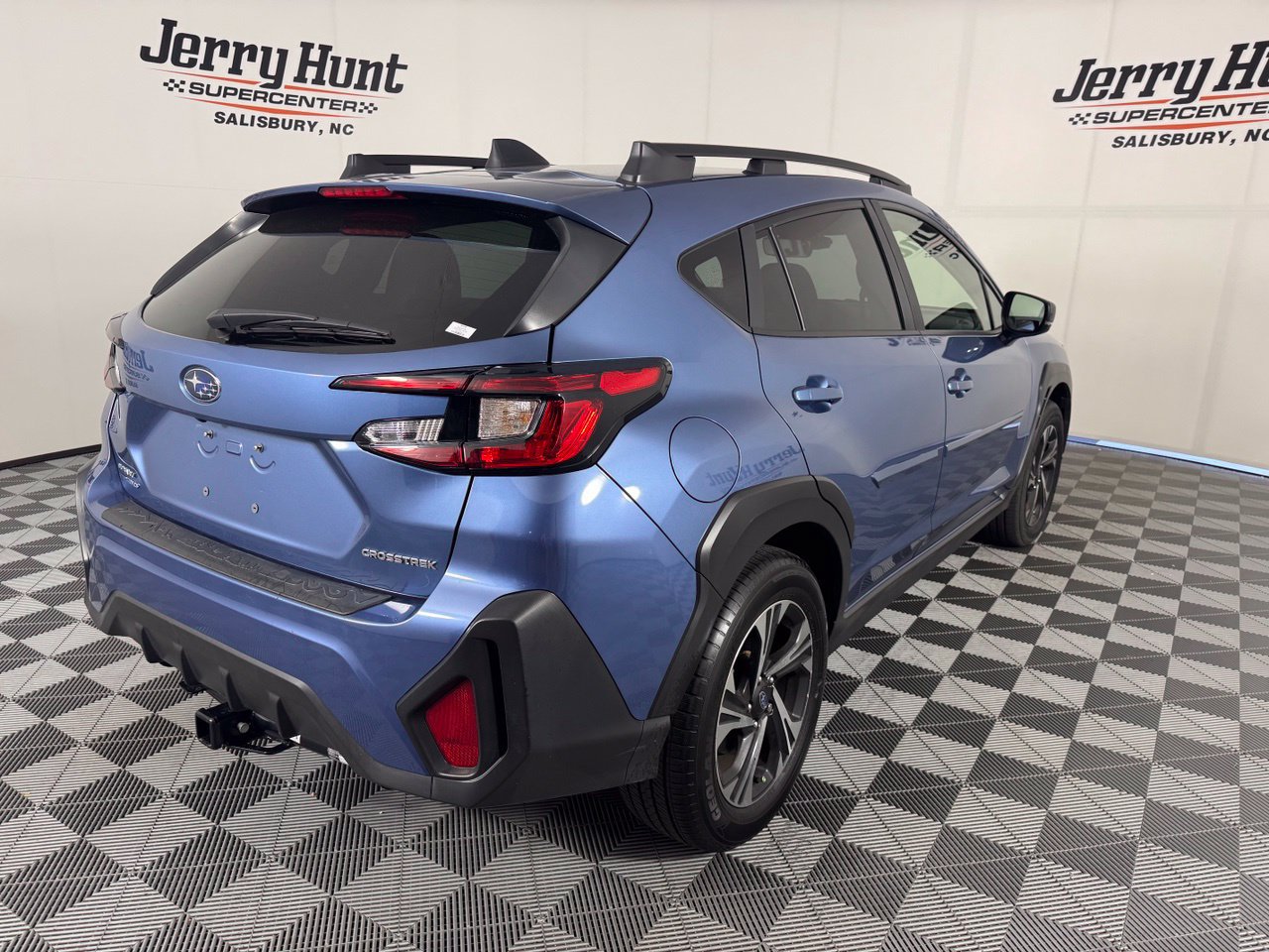 Used 2024 Subaru Crosstrek 2.0i Premium AWD/4WD image 7