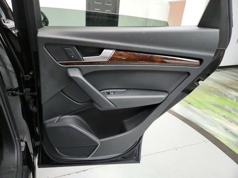 Used 2018 Audi Q5 2.0T Premium image 30