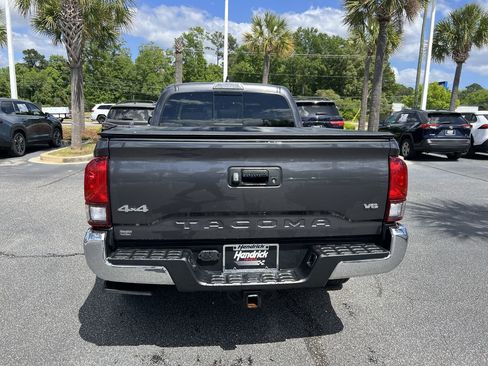 Used 2023 Toyota Tacoma SR5 AWD/4WD image 9
