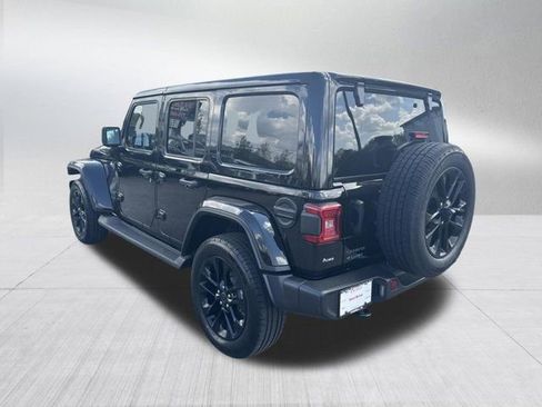 Certified 2025 Jeep Wrangler Unlimited Sahara AWD/4WD image 8