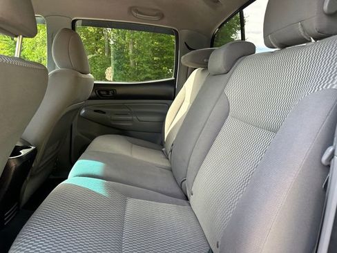 Used 2015 Toyota Tacoma 4x4 Double Cab w/ Convenience Package image 19