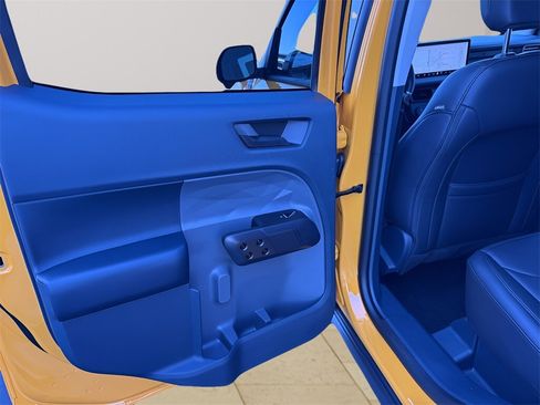 New 2026 Ford Maverick Lariat w/ Black Appearance Package image 32