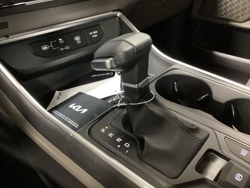 New 2026 Kia Carnival image 32