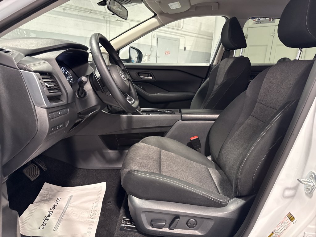 Used 2024 Nissan Rogue SV AWD/4WD image 23
