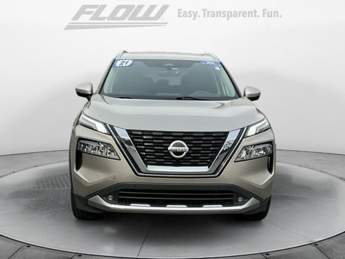 Used 2021 Nissan Rogue Platinum image 3