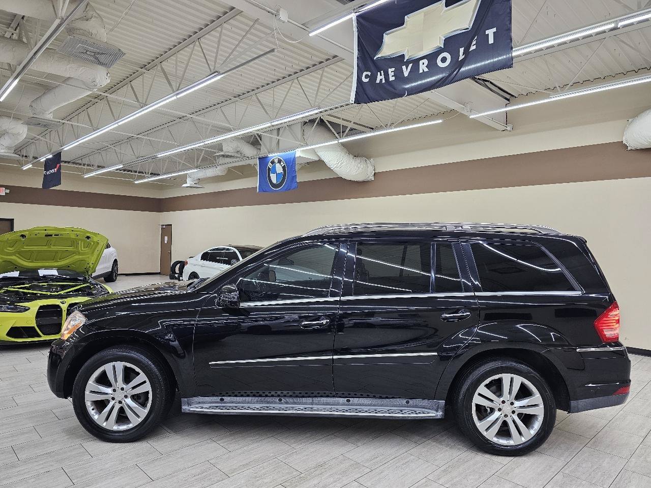 Used 2011 Mercedes-Benz GL 450 4MATIC image 10