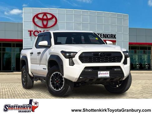 Used 2024 Toyota Tacoma TRD Off-Road AWD/4WD image 1