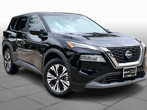 Used 2023 Nissan Rogue SV image 2