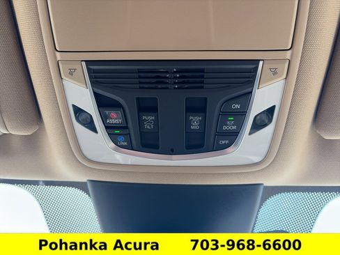 Used 2024 Acura MDX SH-AWD w/ Advance Package image 17