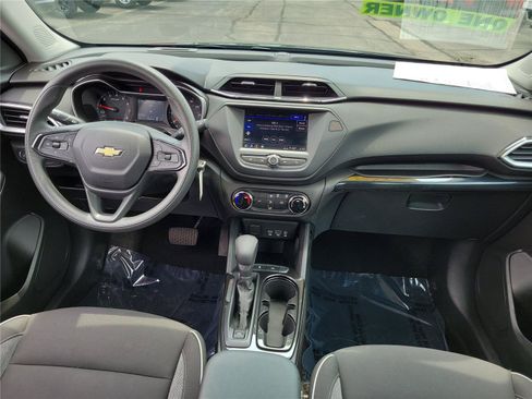 Used 2023 Chevrolet TrailBlazer LS FWD image 9