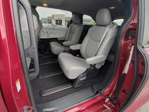 Certified 2025 Toyota Sienna XLE AWD/4WD image 16