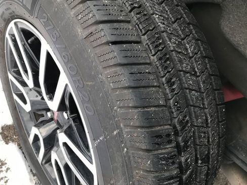 Certified 2020 GMC Sierra 1500 AT4 w/ AT4 Premium Package image 12