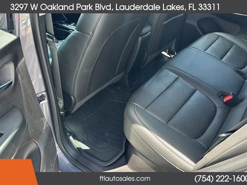 Used 2023 Chevrolet Bolt LT FWD image 31