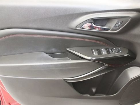 Used 2025 Chevrolet Trax RS w/ Driver Confidence Package FWD image 21