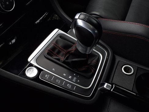 Used 2018 Volkswagen GTI Autobahn image 21