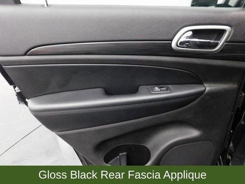 Used 2019 Jeep Grand Cherokee Altitude image 27