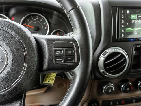 Used 2018 Jeep Wrangler Unlimited Sahara image 21