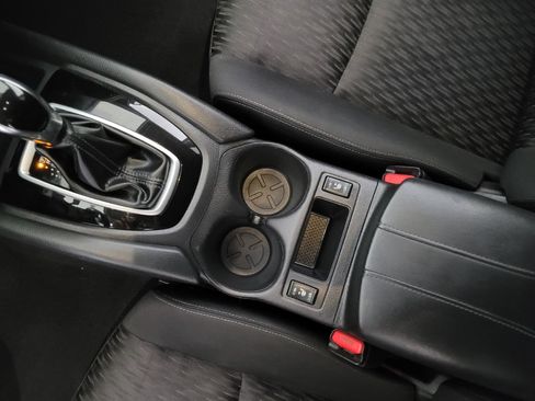 Used 2018 Nissan Rogue SV AWD/4WD image 26