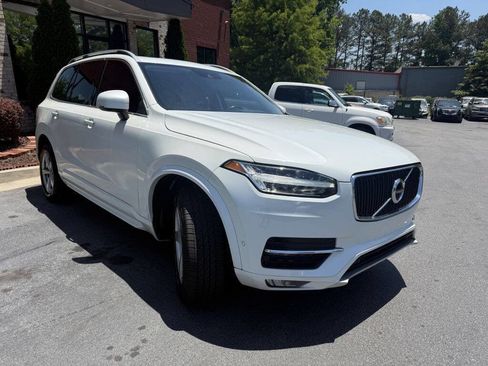 Used 2018 Volvo XC90 T5 Momentum w/ Convenience Package FWD image 3