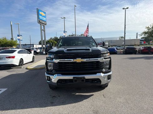 Used 2025 Chevrolet Silverado 2500 LT w/ Convenience Package AWD/4WD image 2