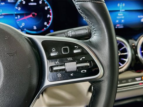 Certified 2022 Mercedes-Benz GLB 250 4MATIC image 13