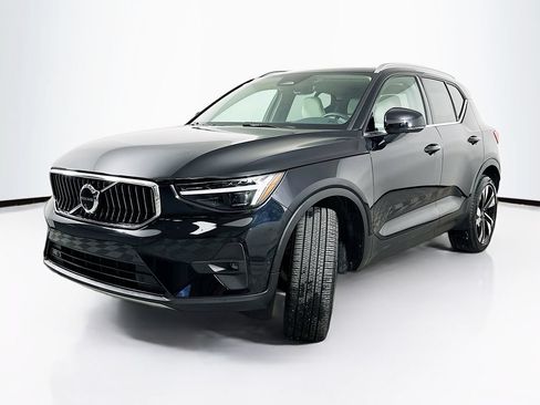 Used 2025 Volvo XC40 B5 Ultra w/ Protection Package AWD/4WD image 1