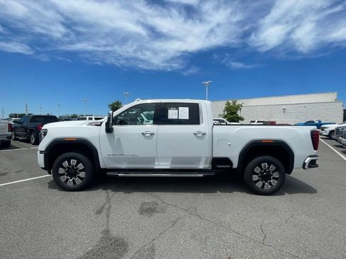 Used 2025 GMC Sierra 2500 Denali AWD/4WD image 4