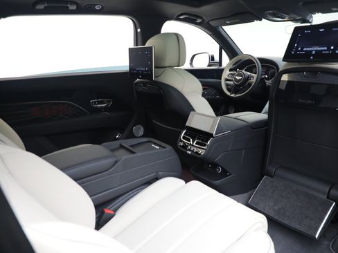 New 2025 Bentley Bentayga Extended Wheelbase image 29