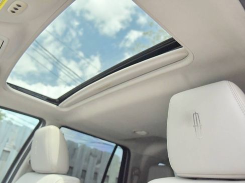 Used 2014 Lincoln Navigator Base 4x2 4dr SUV image 28